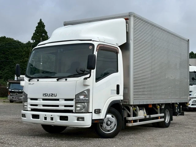 2012 Isuzu Elf