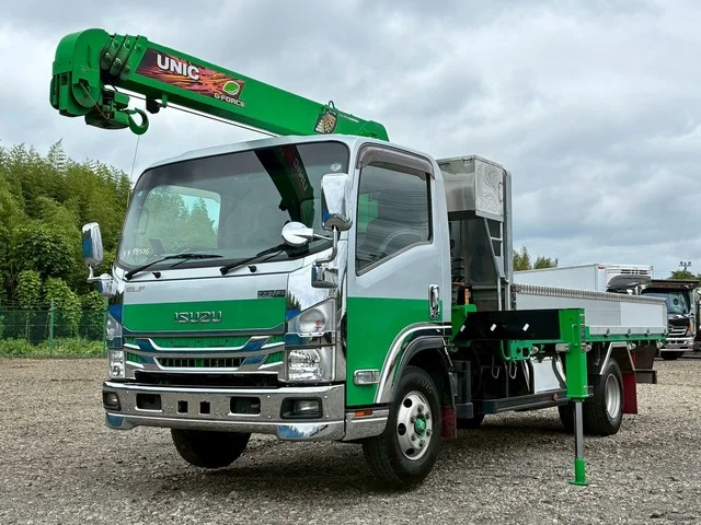 2018 Isuzu Elf