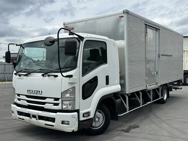 2018 Isuzu Forward