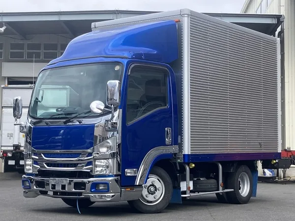 2020 Isuzu Elf