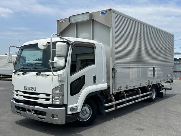 2017 Isuzu Forward