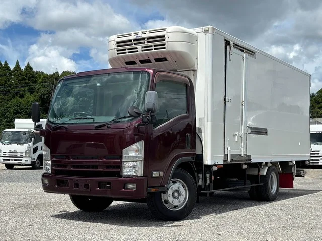 2013 Isuzu Elf