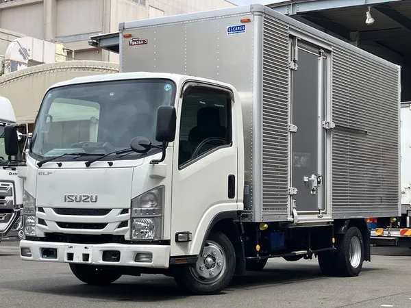 2020 Isuzu Elf