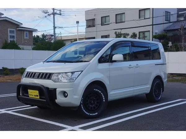 2015 Mitsubishi Delica D5
