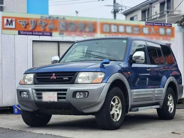 2001 Mitsubishi Pajero