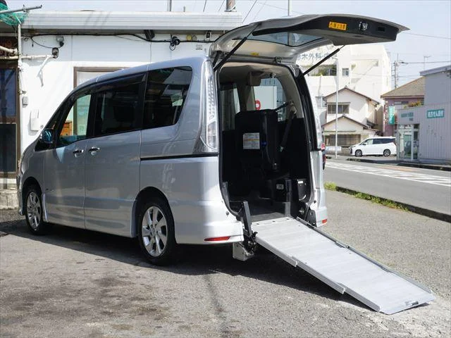 2013 Nissan Serena