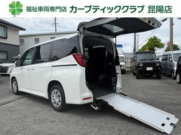 2022 Toyota Noah