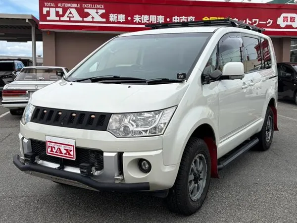 2017 Mitsubishi Delica D5