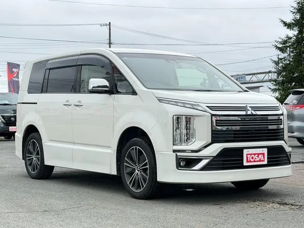 2020 Mitsubishi Delica D5