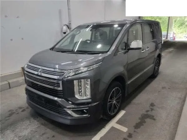 2019 Mitsubishi Delica D5