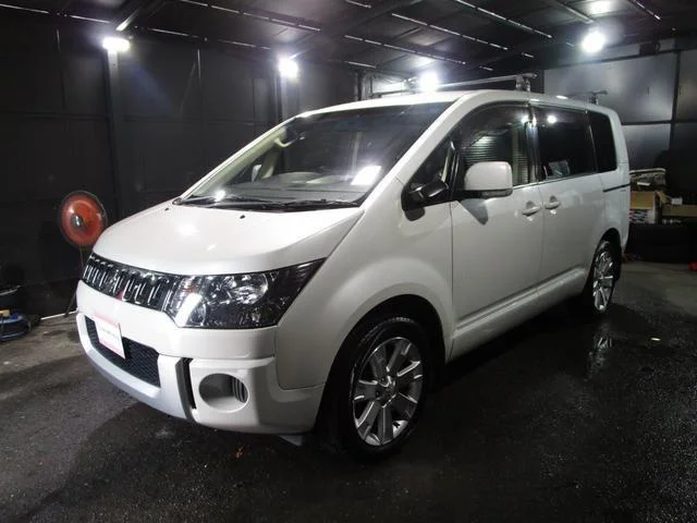 2015 Mitsubishi Delica D5