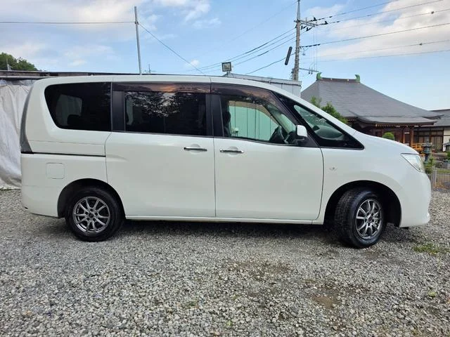 2011 Nissan Serena