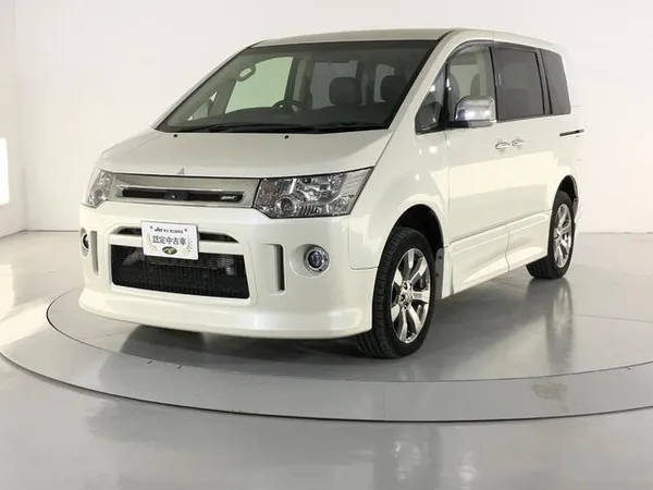 2017 Mitsubishi Delica D5