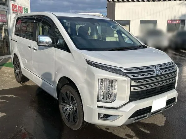 2025 Mitsubishi Delica D5