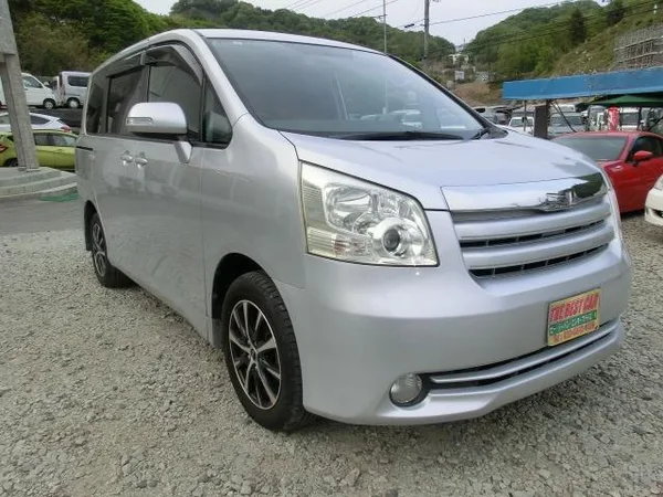 2007 Toyota Noah