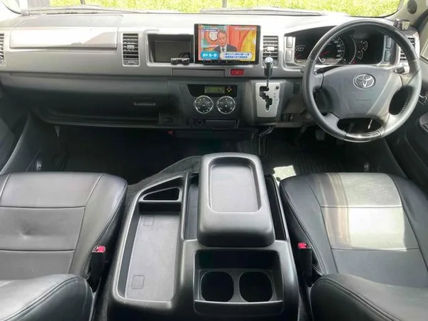 2010 Toyota Hiace Van
