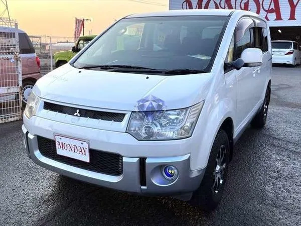2008 Mitsubishi Delica D5