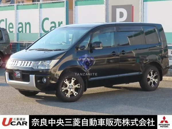 2012 Mitsubishi Delica D5