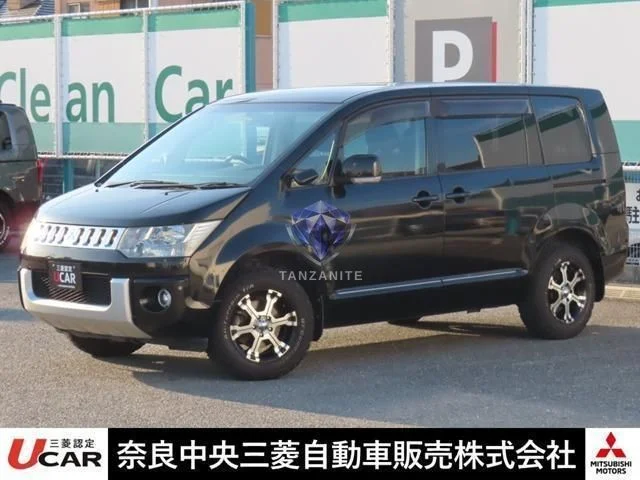2012 Mitsubishi Delica D5