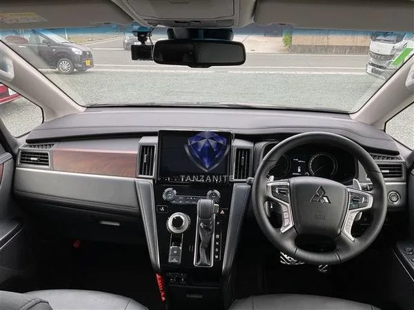 2024 Mitsubishi Delica D5