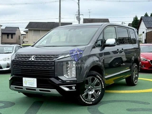2021 Mitsubishi Delica D5