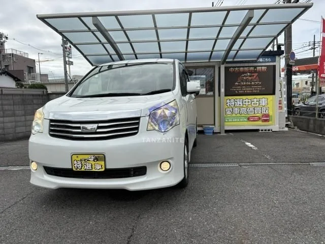 2010 Toyota Noah