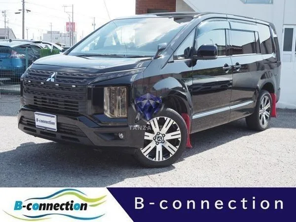 2019 Mitsubishi Delica D5