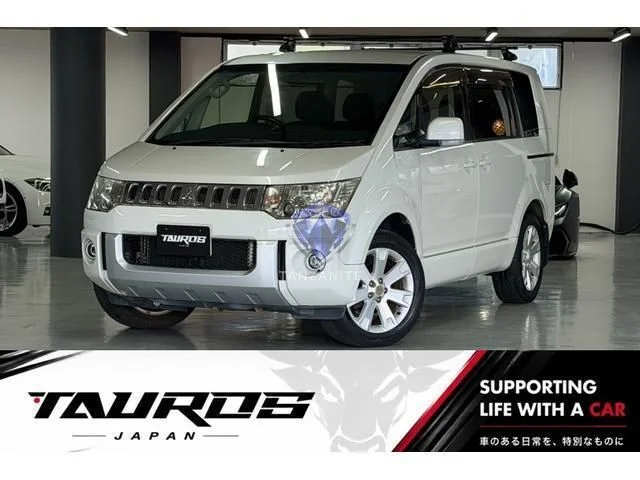 2013 Mitsubishi Delica D5