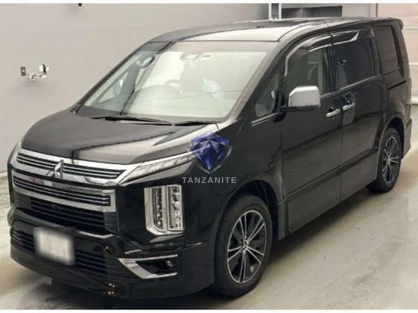 2022 Mitsubishi Delica D5