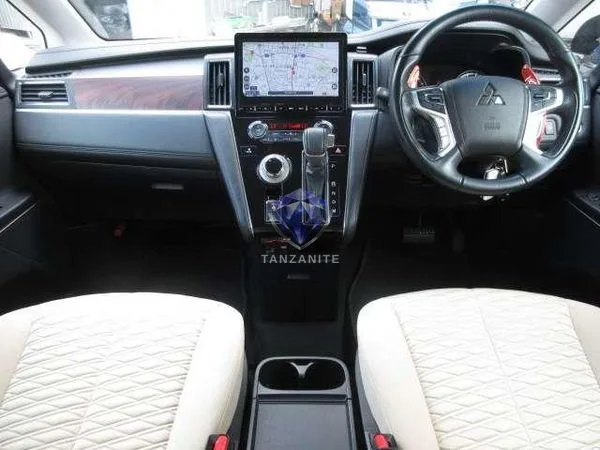 2020 Mitsubishi Delica D5