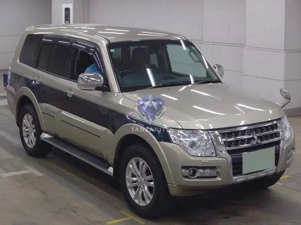 2015 Mitsubishi Pajero