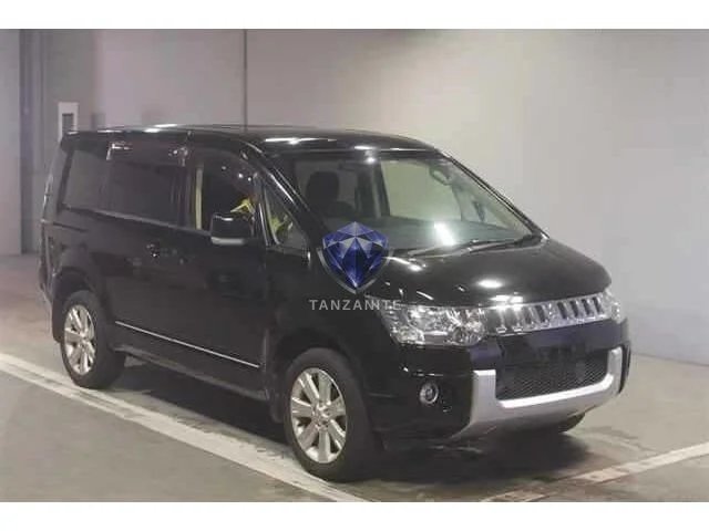 2017 Mitsubishi Delica D5