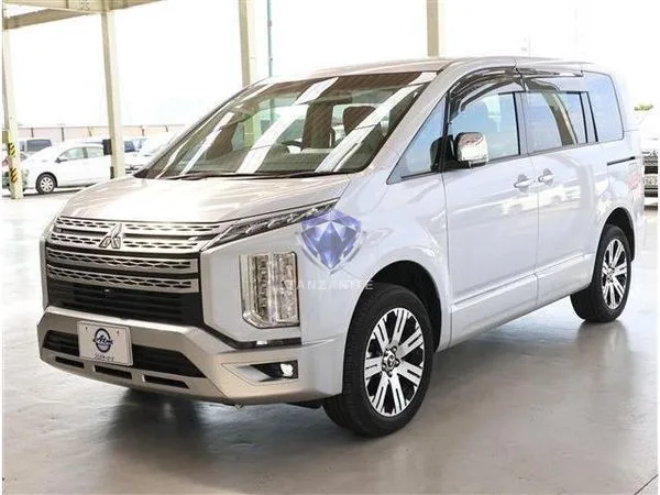 2024 Mitsubishi Delica D5