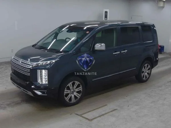 2023 Mitsubishi Delica D5