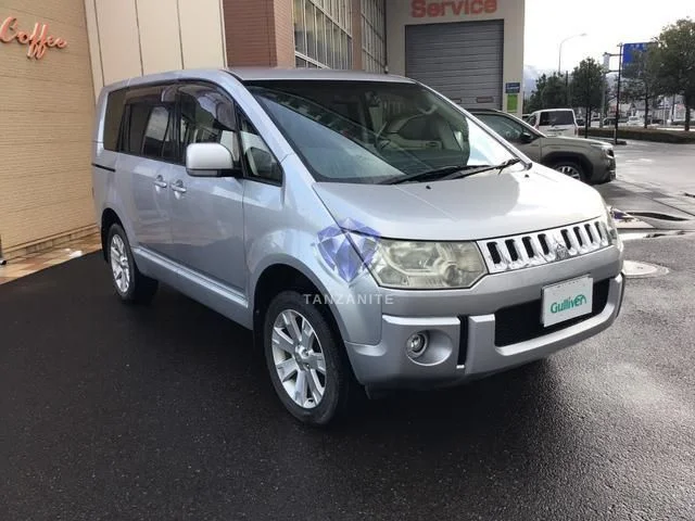 2018 Mitsubishi Delica D5