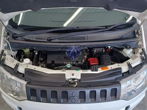 2016 Mitsubishi Delica D5