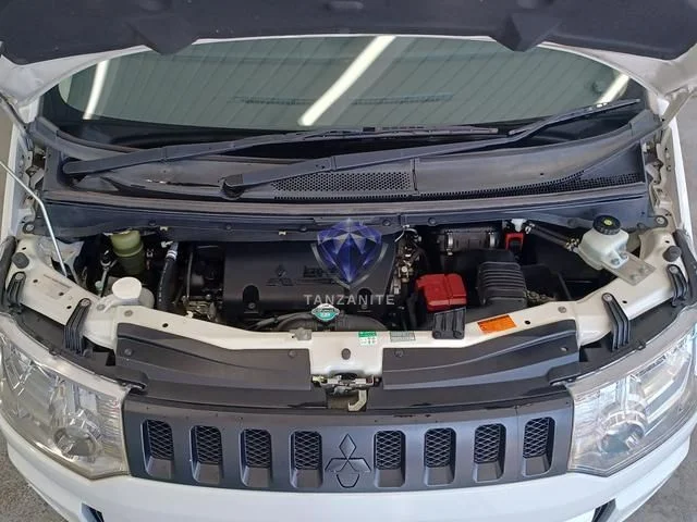 2016 Mitsubishi Delica D5