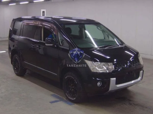 2011 Mitsubishi Delica D5
