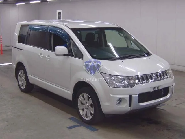 2018 Mitsubishi Delica D5