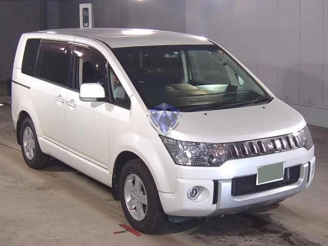 2014 Mitsubishi Delica D5