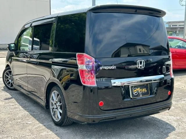 2014 Honda Stepwgn