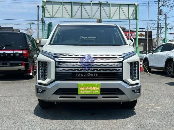 2020 Mitsubishi Delica D5