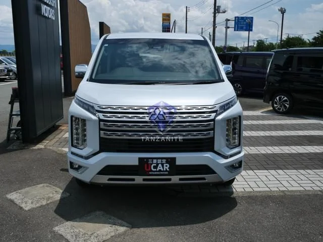 2024 Mitsubishi Delica D5