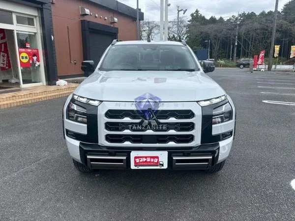 2025 Mitsubishi Triton