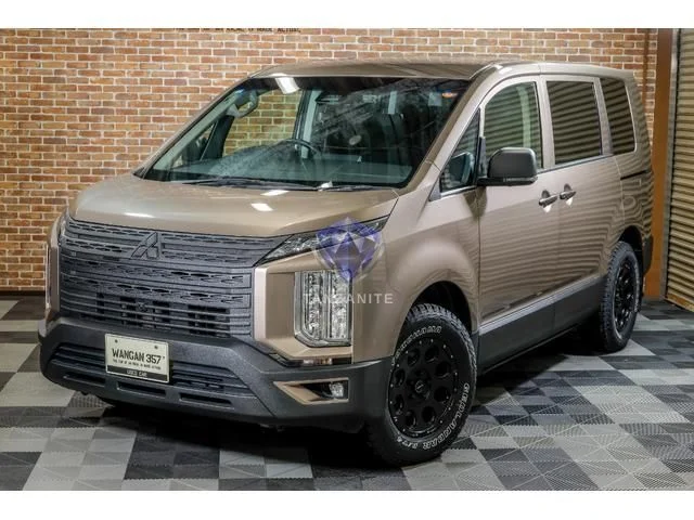 2019 Mitsubishi Delica D5