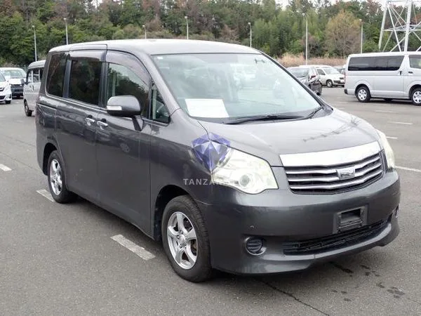 2011 Toyota Noah