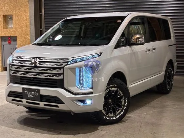 2024 Mitsubishi Delica D5