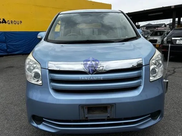 2007 Toyota Noah