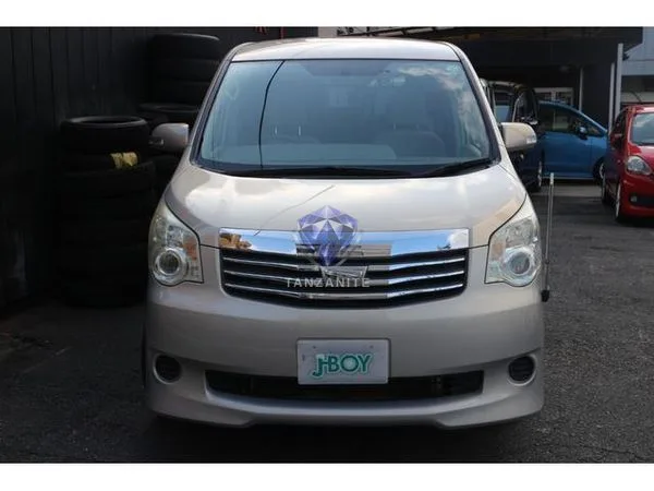 2010 Toyota Noah