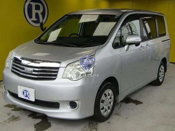 2013 Toyota Noah